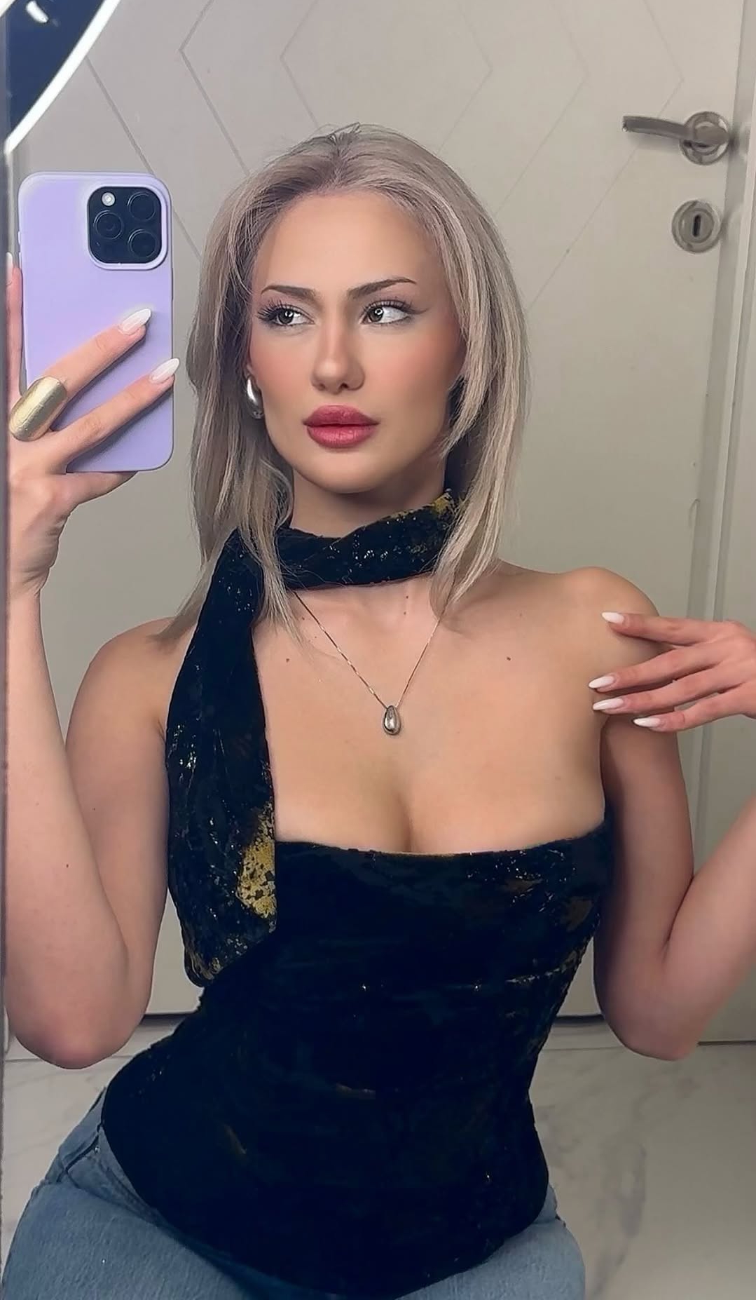Bekçili Grup Yapan Bayan Escort Alev